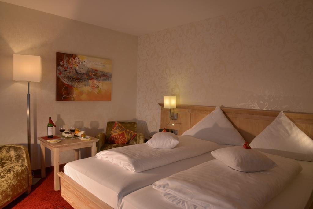 Parkhotel Zum Stern Oberaula Экстерьер фото