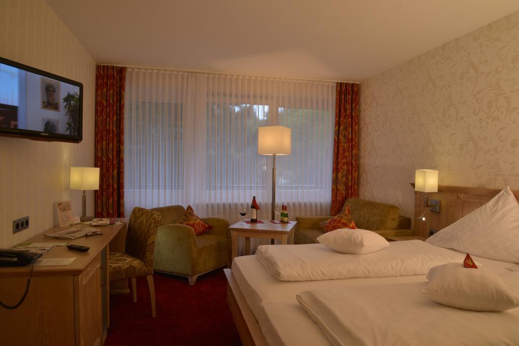 Parkhotel Zum Stern Oberaula Экстерьер фото